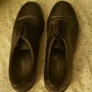 Black lace up 9.5 leather